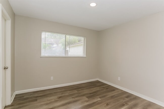 Building Photo - 10402 Sagetree Dr