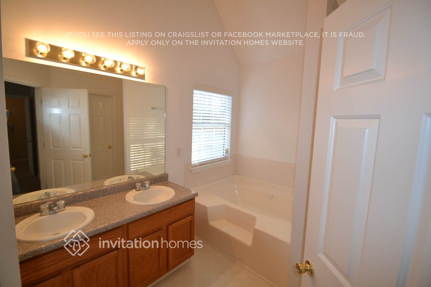 Building Photo - 624 Granite Trce