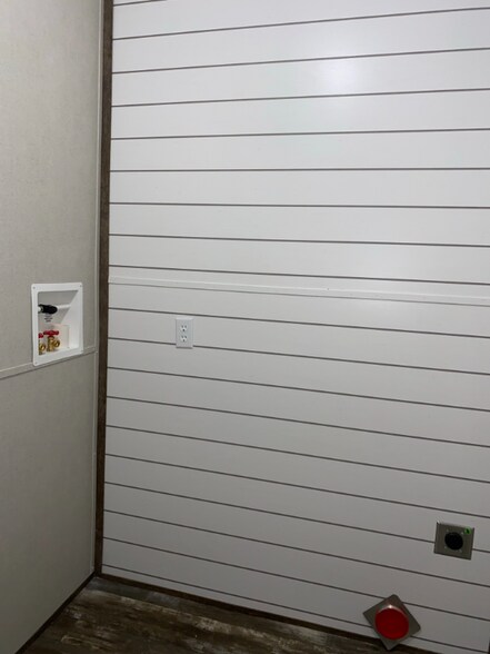Building Photo - 1137 US-19