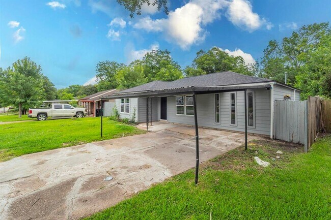 Building Photo - 4118 Groton Dr