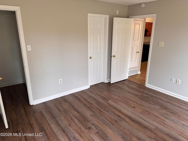 Building Photo - 5602 Kaitlyn Dr W