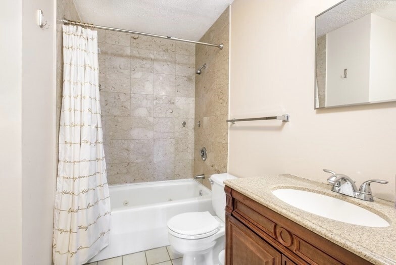 Building Photo - 147 Kelton St