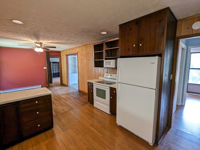 Building Photo - What a VIEW! Beautiful 3BD/2BA Ranch Style House in Speedwell Acres offered exclusively by Wester...