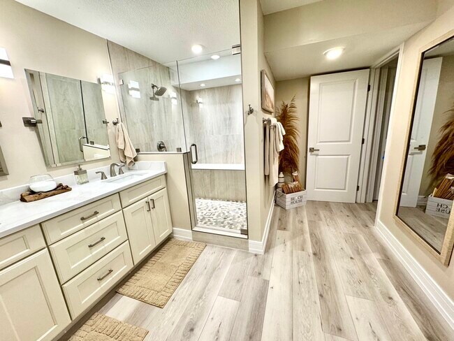 Building Photo - 4082 Belair Ln
