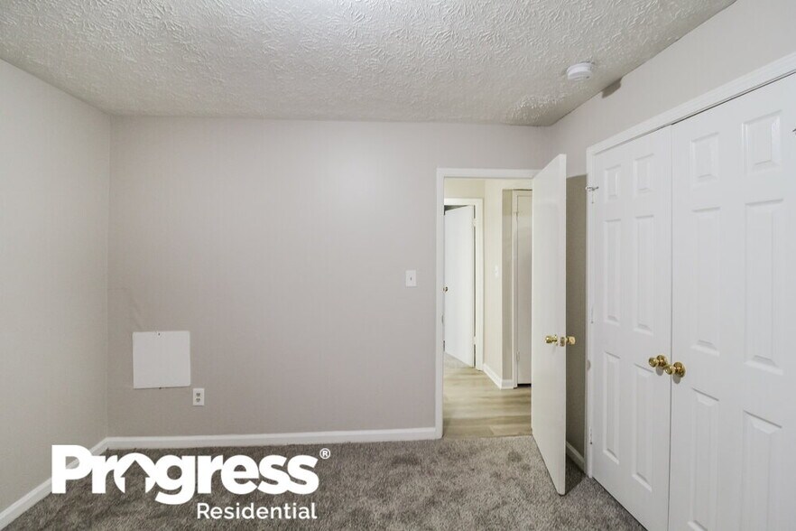 Building Photo - 6875 Fielder Ct