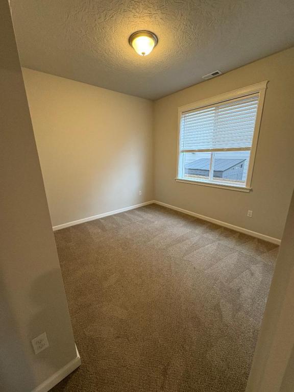 Building Photo - 4016 SE Winslow Ct