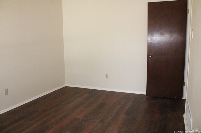 Building Photo - 5314 Peppermint Ln