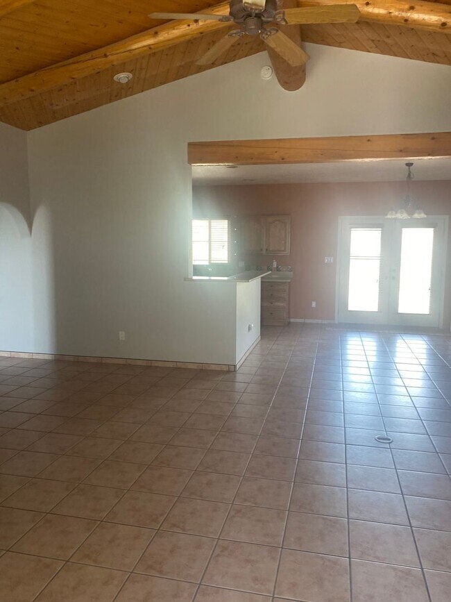 Building Photo - 6045 Matamoros Rd NE