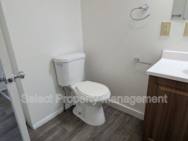 Building Photo - 1914 Kentucky Ave