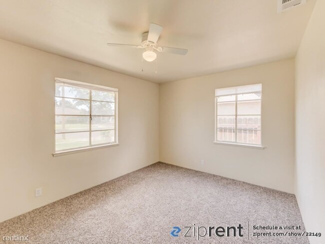 Building Photo - 2 br, 1 bath House - 1335 E Brown Ave, Fre...