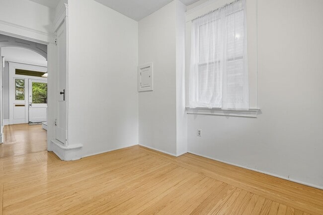 Building Photo - Historic 5-bedroom Home in Squirrel Hill