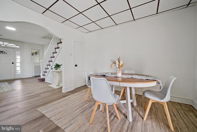 Building Photo - 312 E Eleanor St