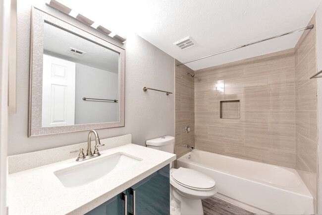 Building Photo - Modern Remodeled 2 Bedroom 2 Full Bath in ...