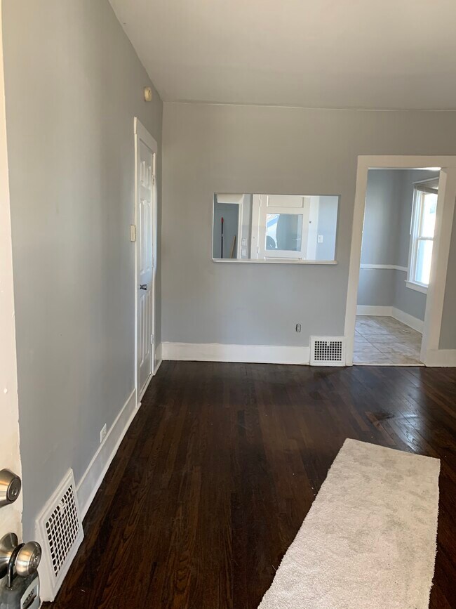 Living Room - 110 W Harry Ave