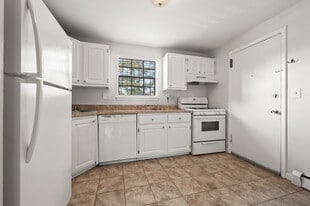 Building Photo - 96 Sycamore Ln