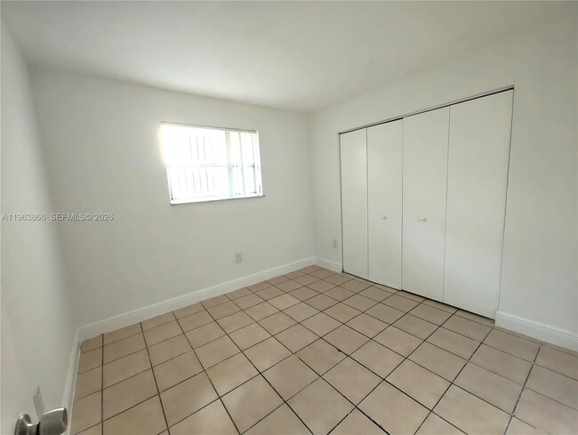 Building Photo - 17255 SW 95th Ave