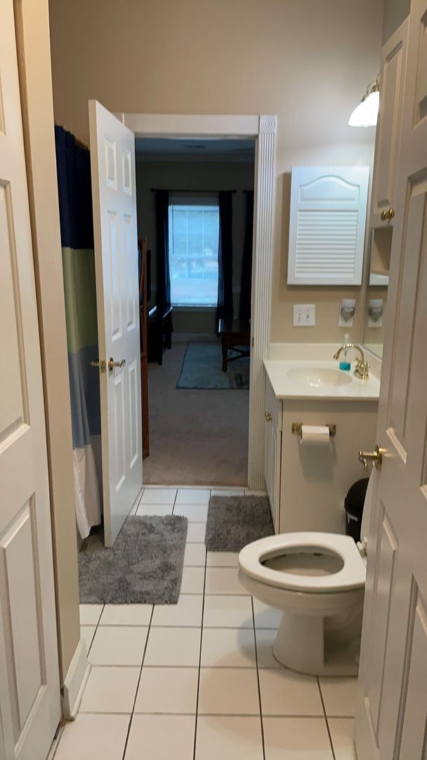 Building Photo - 2nd Floor 1 Bedroom Condo in Myrtlewood