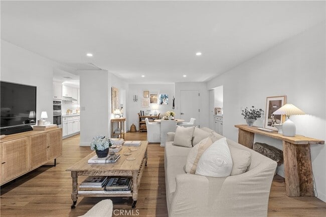 Building Photo - 601 Lido Park Dr