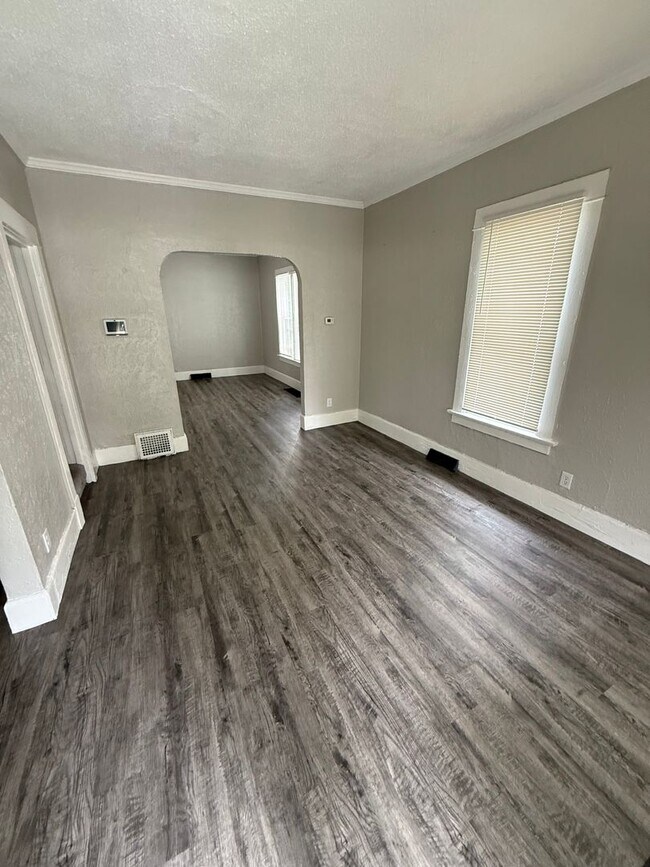 Building Photo - 3 Bed 1 Bath