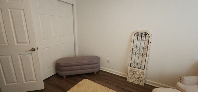 Building Photo - 5415 S Dunkirk Way