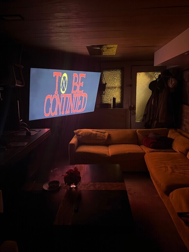 Building Photo - 417 W Webster Ave