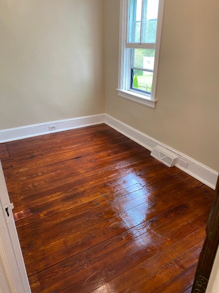 Building Photo - 307 N 5th Ave