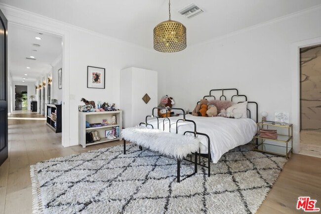 Building Photo - 23255 Mariposa De Oro St