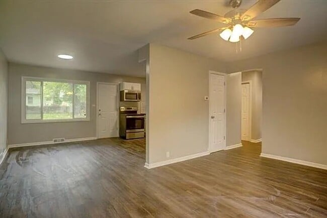 Building Photo - Coming Soon: Charming 3-Bedroom Retreat with Spacious Backyard!