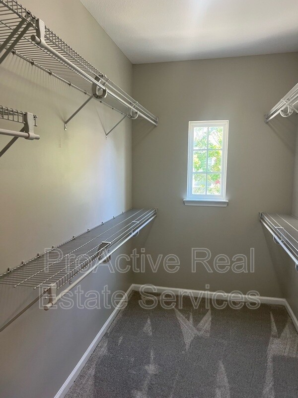 Building Photo - 305 Herons Cove