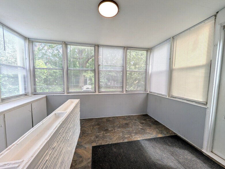 Building Photo - 2347 S 8th St