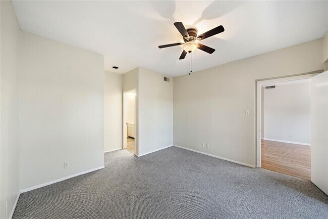 Building Photo - 2207 S Braeswood Blvd