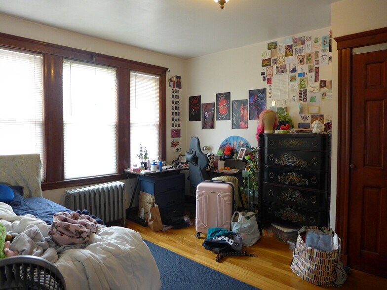 Building Photo - 821 Parker St