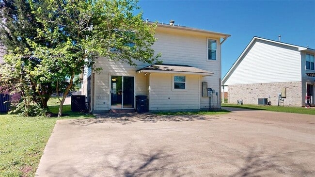 Building Photo - 2407 Pintail Loop