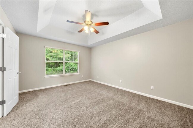 Building Photo - 19 Piedmont Ln