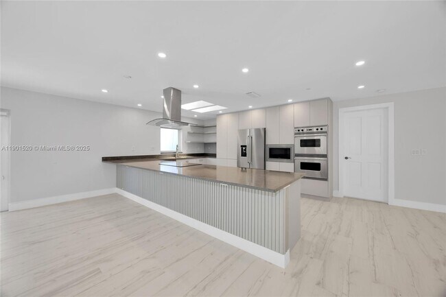 Building Photo - 8303 Old Cutler Rd