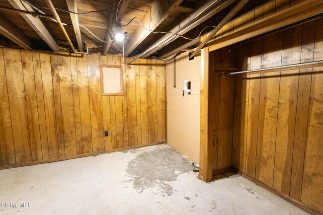 Building Photo - 104 Lawrence St