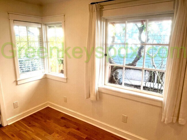 Building Photo - Sleek and modern 1-bedroom house in Arbor Lodge with spacious garage or workshop!