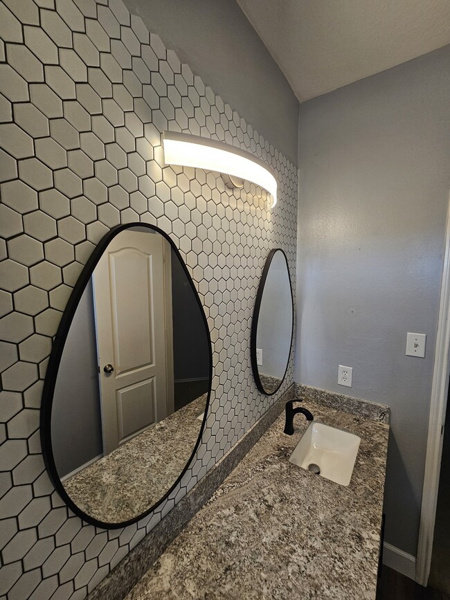 Building Photo - 1815 Creegan Park Ct