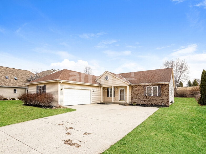 Building Photo - 338 Ponderosa Dr