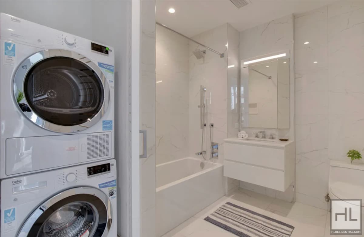 Building Photo - East 44th Street