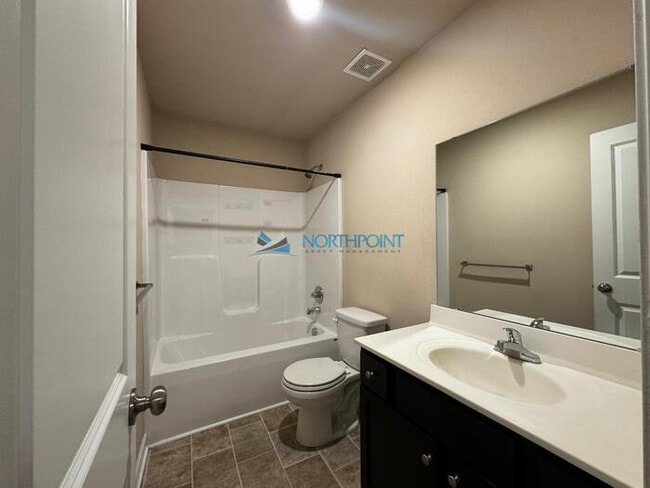 Building Photo - Maintained 3 Bed, 2.5 Bath House In Belton