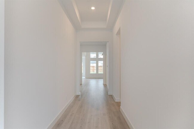 Building Photo - 7134 Carriage Lgt Dr