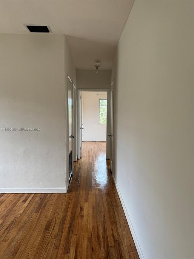 Building Photo - 1431 SW 37th Ave