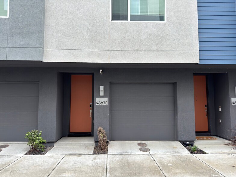 Building Photo - 9887 MacArthur Blvd