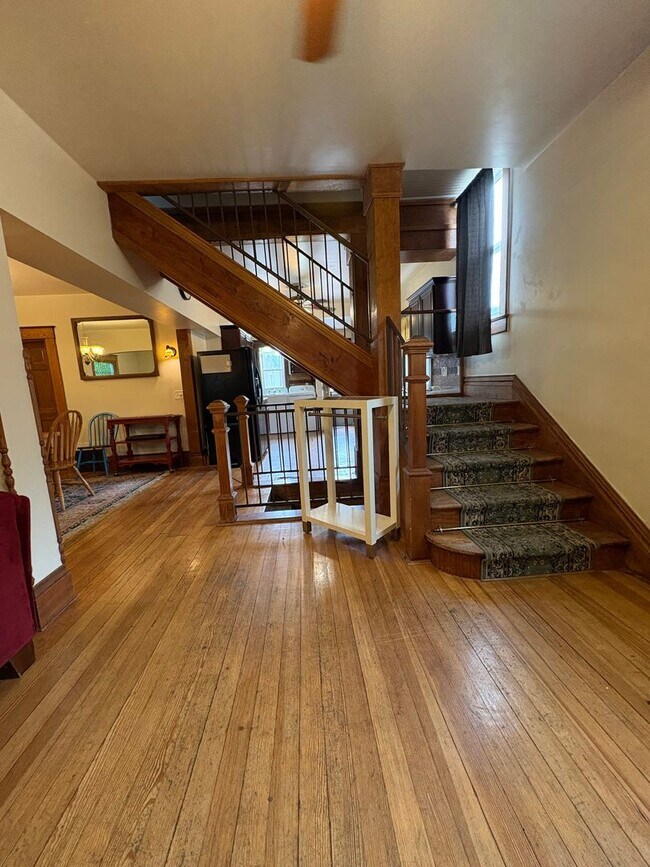 Building Photo - Private Suites in a Beautiful Shared Home Near UNC & Coffee Shops