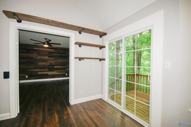 Building Photo - 127 Rebecca Pines Dr