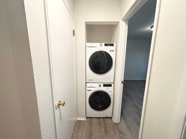 Building Photo - TV1232* - A