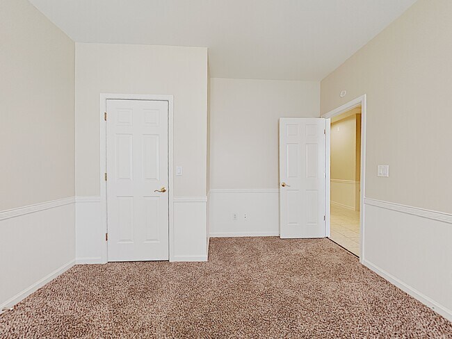 Building Photo - 1367 Fall River Drive