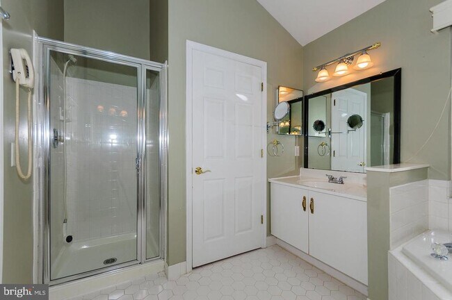 Building Photo - 109 Deer Run Ct