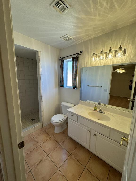 Building Photo - 5005 Camelback Pl